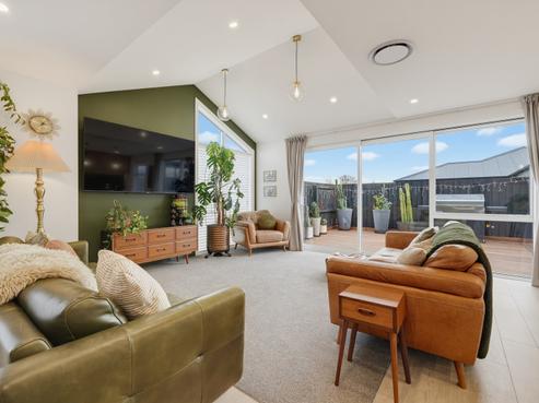 4 Olearia Lane, Woodend