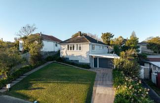 55 Upham Terrace, Roslyn