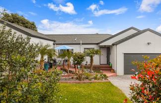 52 Hewlett Road, Massey