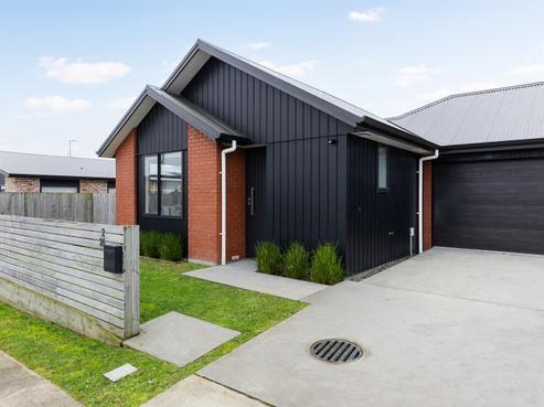 2/26 Maanihi Drive, Rototuna North