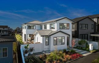 9 Barque Rise, Long Bay