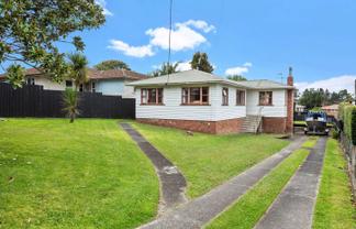 21 Taipari Road, Te Atatu Peninsula