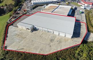 Large Grenada North warehouse with yard