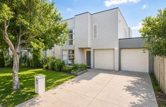 12 Phar Lap Crescent, Takanini