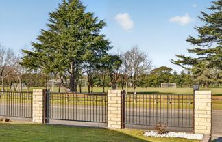 40 Oakley Crescent, Hornby