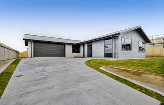 11  LOT 5 Othello, Stratford