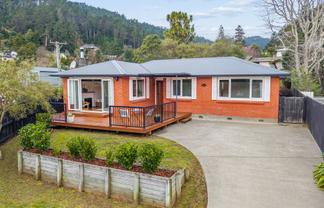 12 Forest Road, Pinehaven