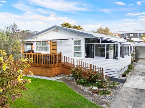 44 Longburn Road, Henderson
