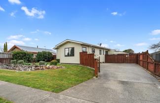 33 Starveall Street, Brightwater