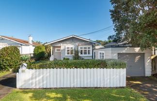 1/18 Gladstone Road, Northcote