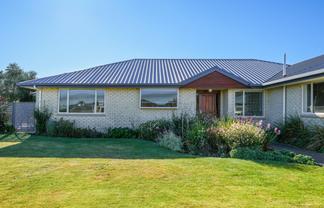 4 Devon Crescent, DARFIELD