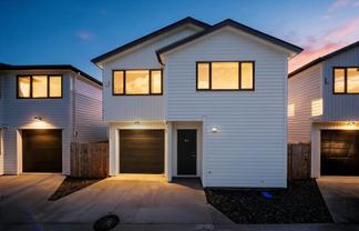 8A Britannia Place, Half Moon Bay