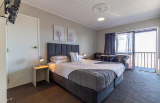 Premium Coastal Napier Motel Lease - 35 Units
