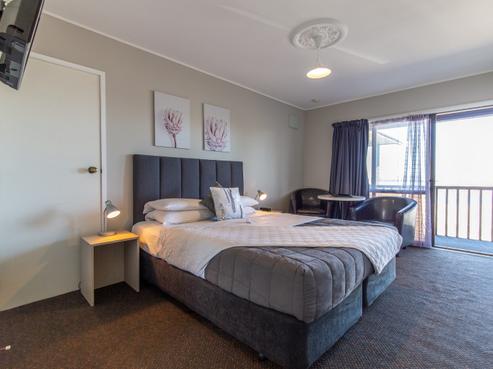 56 Meeanee Quay, Westshore