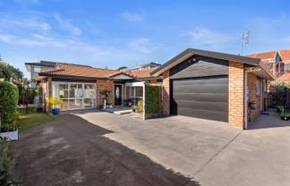 3B Pine Road, Orewa