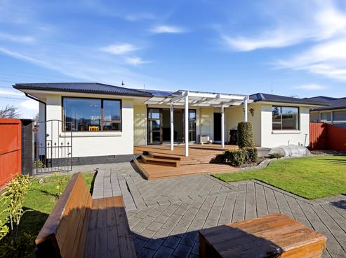 6 Carbine Place, Sockburn
