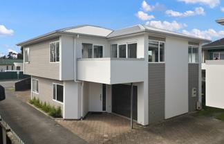2/1161 Victoria Street, Whitiora