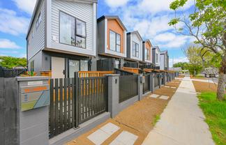 4/460 Massey Road, Mangere East