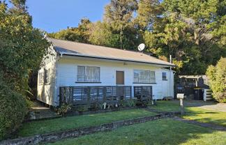 8 Hall-Jones Street, Runanga