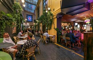 TURNKEY FOOD COURT SPACE AT ELLIOTT STABLES
