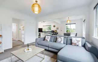 88 South Road, Blagdon