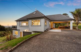 27 Tui Crescent, Waiatarua