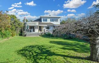 112 Lyndhurst Road, Frimley