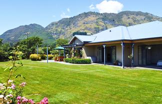 92 Packard Road, Takaka