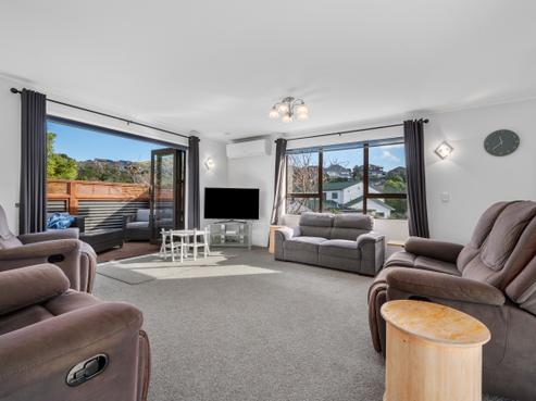 6 Wantwood Grove, Churton Park