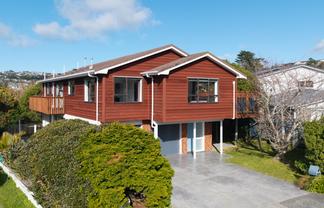 6 Wantwood Grove, Churton Park