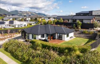 2 Woolshed Drive, Stoke
