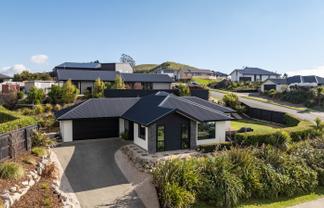 2 Woolshed Drive, Stoke