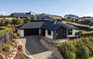2 Woolshed Drive, Stoke