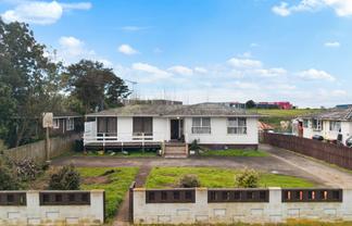 39 Blake Road, Mangere East
