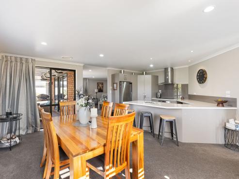 6 Liberty Grove, Kelvin Grove