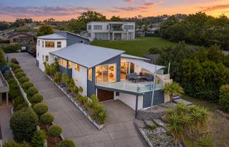 33 Totara Road, Stanmore Bay