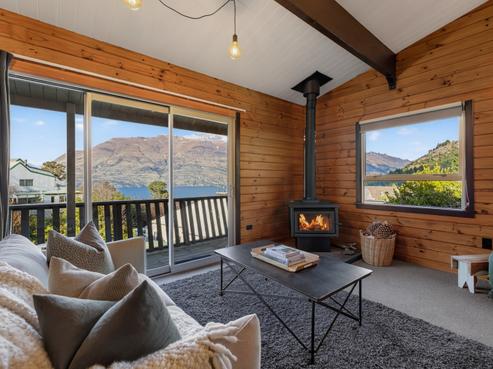 16 Williams Street, Fernhill/Sunshine Bay