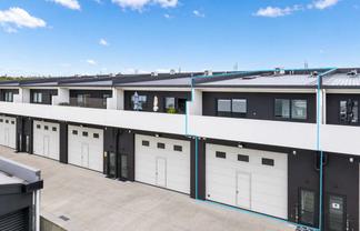 Modern Live/Work Unit in Henderson - Call For Asking Price.