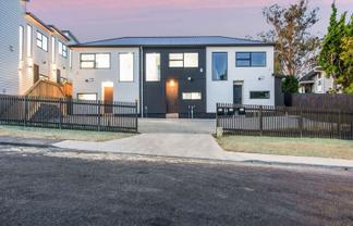 15 Locket Road, Glenfield