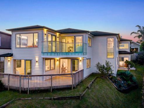 1053B Whangaparaoa Road, Tindalls Beach