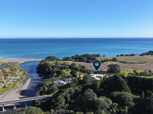7275B State Highway 35, Te Kaha
