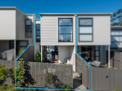18 Dunkirk Terrace, Mount Albert