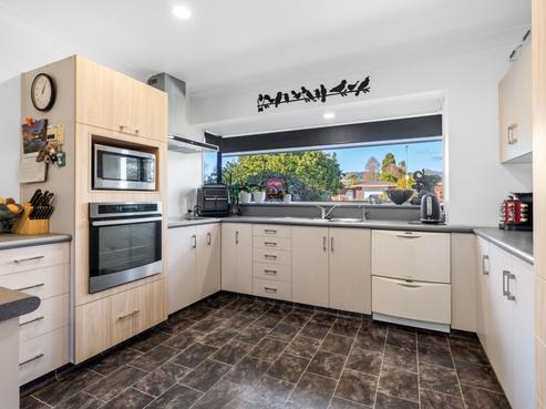 8 Easton Way, Levin