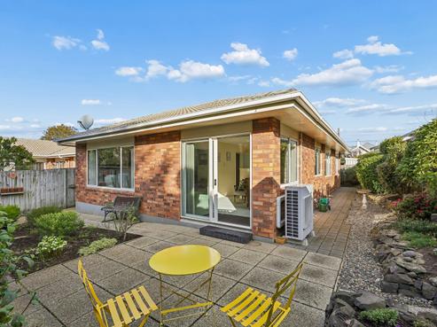 64B Rosebery Street, Belleknowes
