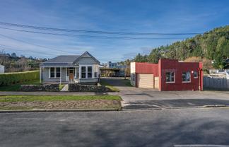Rare Find! Workshop/Yard and Home 2,284m2