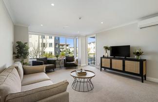 30 Ambassador Glade, Orewa