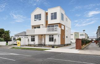 1/46 Cuba Street, Petone