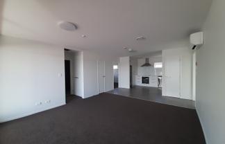 2F/4045 Great North Road, Glen Eden