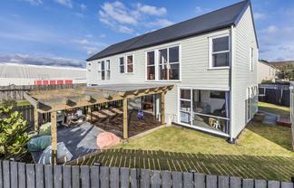 2/163 Rongotai Road, Rongotai