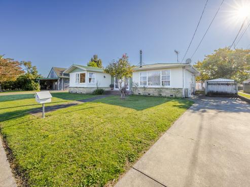 18 Howard Road, Taradale